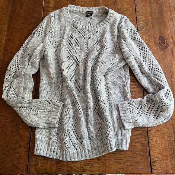 GAP Sweaters - ⚡️MOVING SALE⚡️Gap knit sweater ⚡️MOVING SALE⚡️